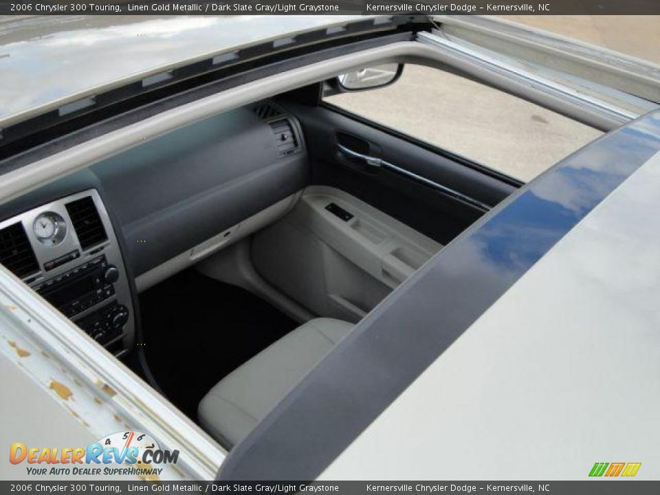 2006 Chrysler 300 Touring Linen Gold Metallic / Dark Slate Gray/Light Graystone Photo #10