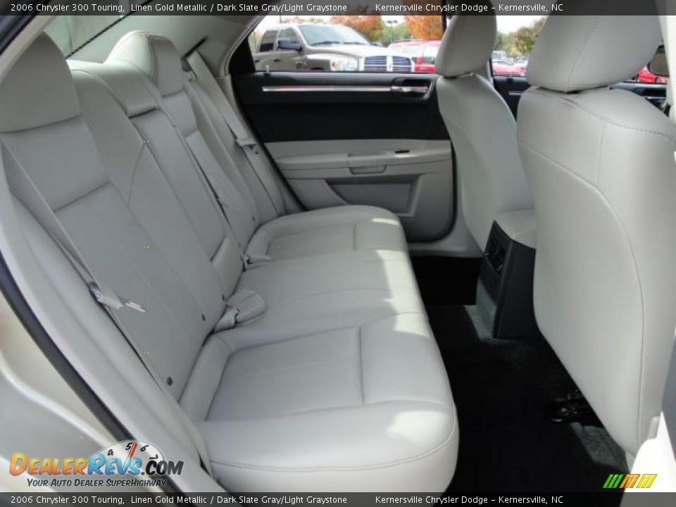 2006 Chrysler 300 Touring Linen Gold Metallic / Dark Slate Gray/Light Graystone Photo #18