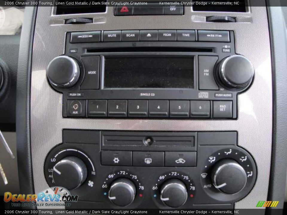 2006 Chrysler 300 Touring Linen Gold Metallic / Dark Slate Gray/Light Graystone Photo #23