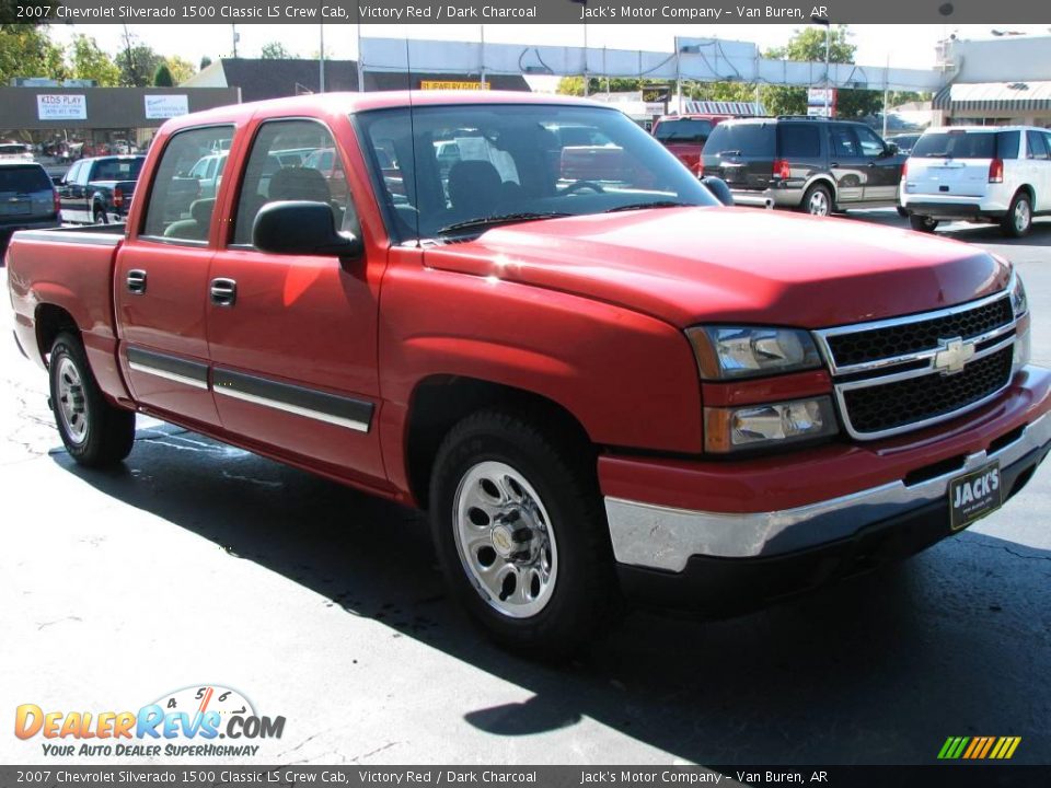 2007 Chevrolet Silverado 1500 Classic LS Crew Cab Victory Red / Dark Charcoal Photo #4
