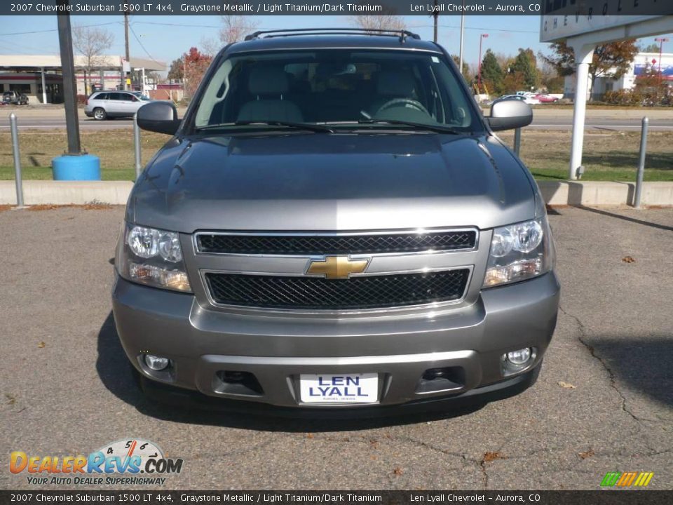 2007 Chevrolet Suburban 1500 LT 4x4 Graystone Metallic / Light Titanium/Dark Titanium Photo #2