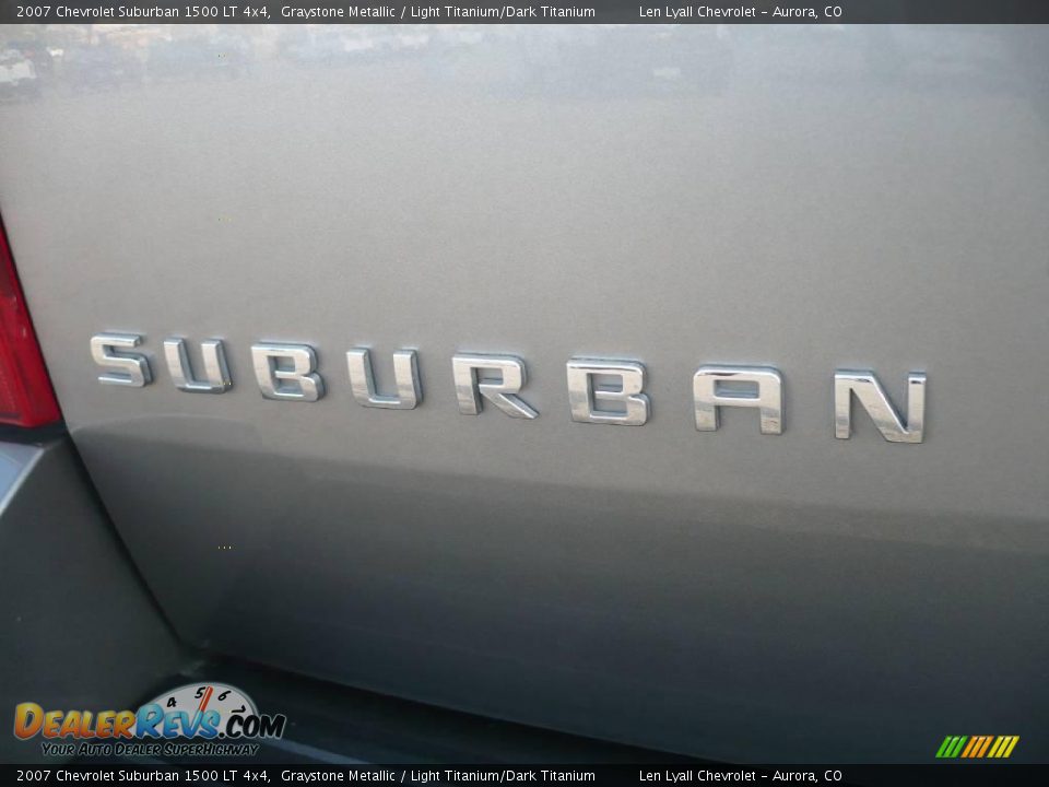 2007 Chevrolet Suburban 1500 LT 4x4 Graystone Metallic / Light Titanium/Dark Titanium Photo #12