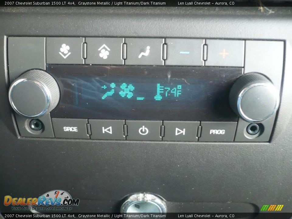 2007 Chevrolet Suburban 1500 LT 4x4 Graystone Metallic / Light Titanium/Dark Titanium Photo #22