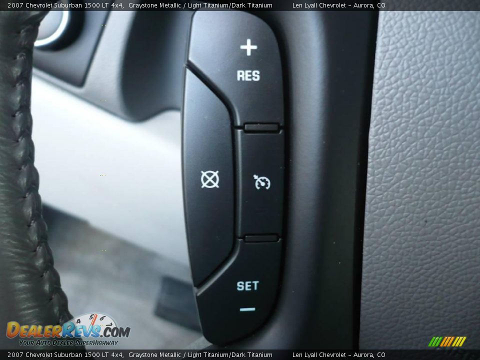 2007 Chevrolet Suburban 1500 LT 4x4 Graystone Metallic / Light Titanium/Dark Titanium Photo #29