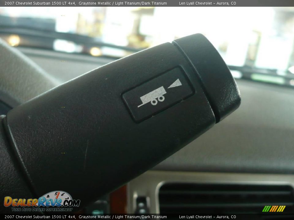 2007 Chevrolet Suburban 1500 LT 4x4 Graystone Metallic / Light Titanium/Dark Titanium Photo #31