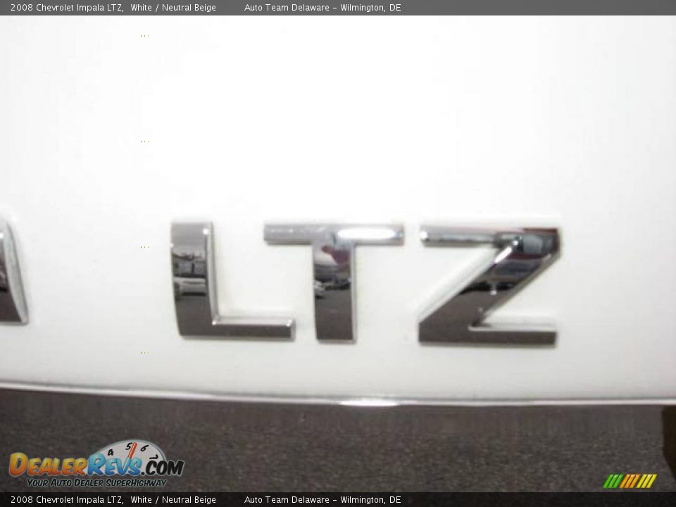 2008 Chevrolet Impala LTZ White / Neutral Beige Photo #1