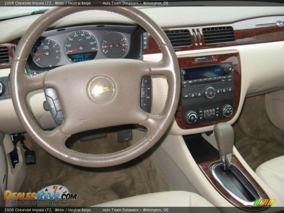 2008 Chevrolet Impala LTZ White / Neutral Beige Photo #11