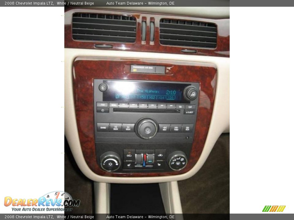 2008 Chevrolet Impala LTZ White / Neutral Beige Photo #19