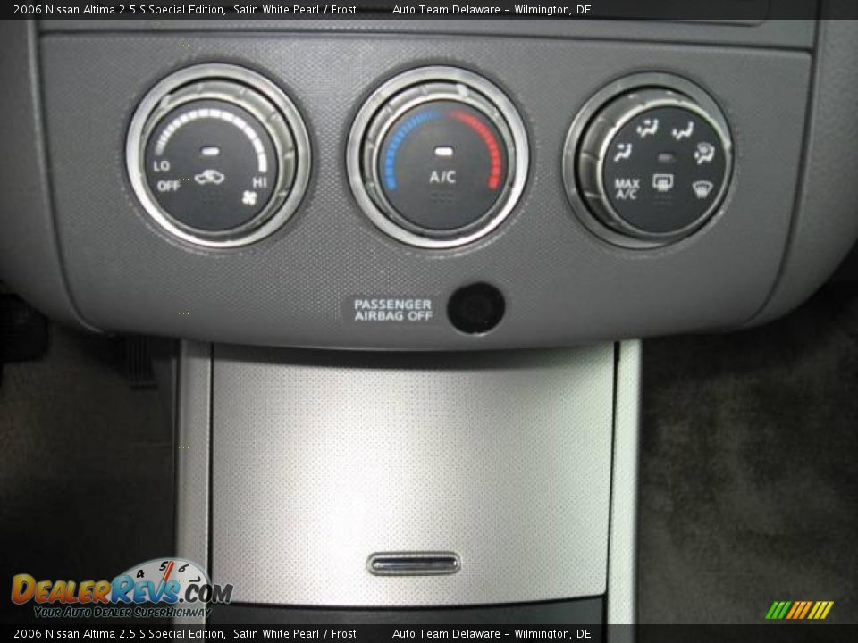 2006 Nissan Altima 2.5 S Special Edition Satin White Pearl / Frost Photo #22