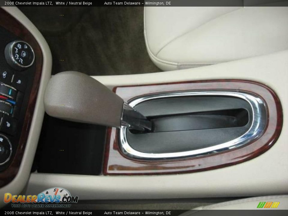 2008 Chevrolet Impala LTZ White / Neutral Beige Photo #22