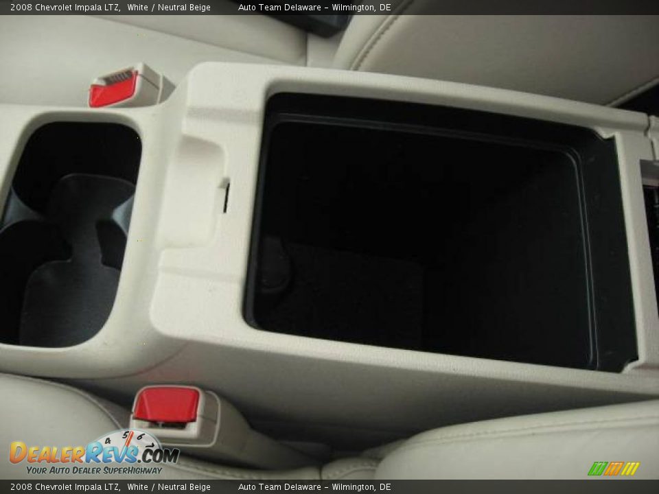2008 Chevrolet Impala LTZ White / Neutral Beige Photo #24