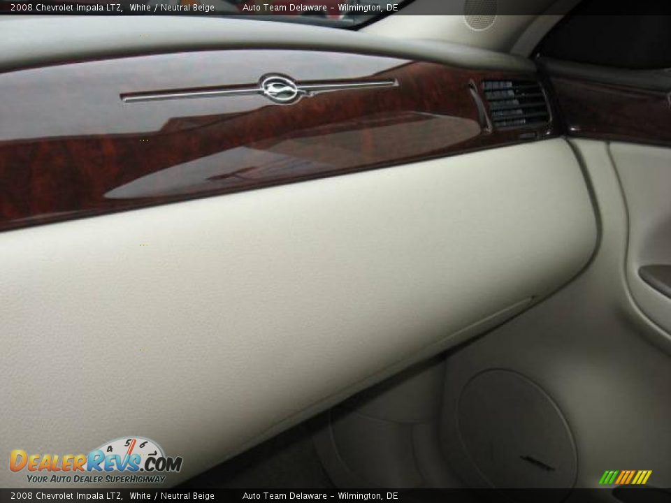 2008 Chevrolet Impala LTZ White / Neutral Beige Photo #25