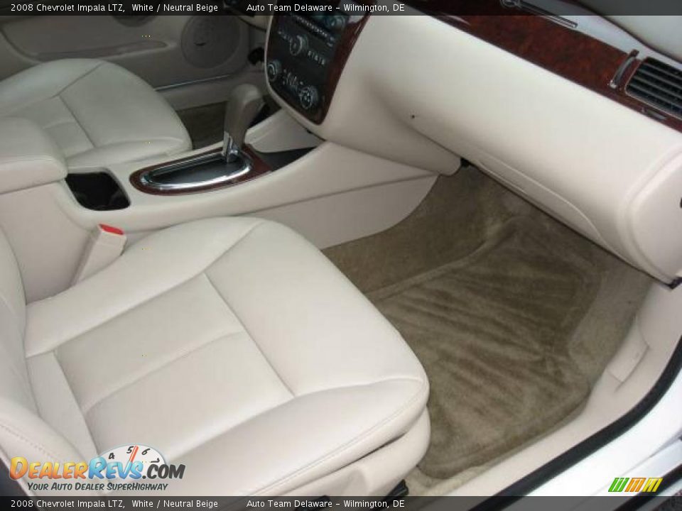 2008 Chevrolet Impala LTZ White / Neutral Beige Photo #28