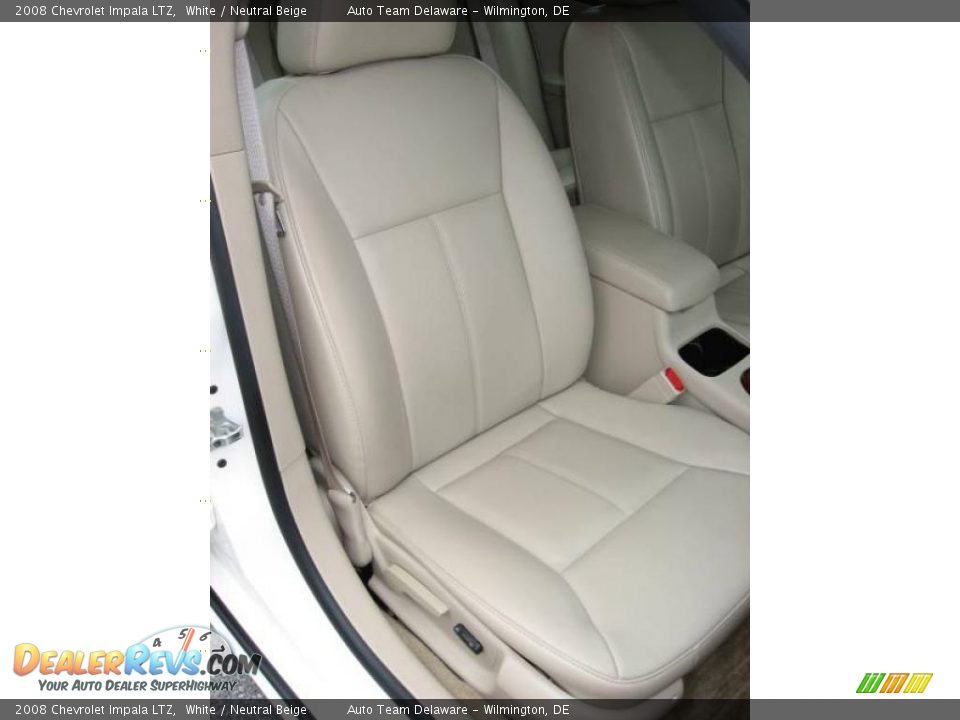 2008 Chevrolet Impala LTZ White / Neutral Beige Photo #29