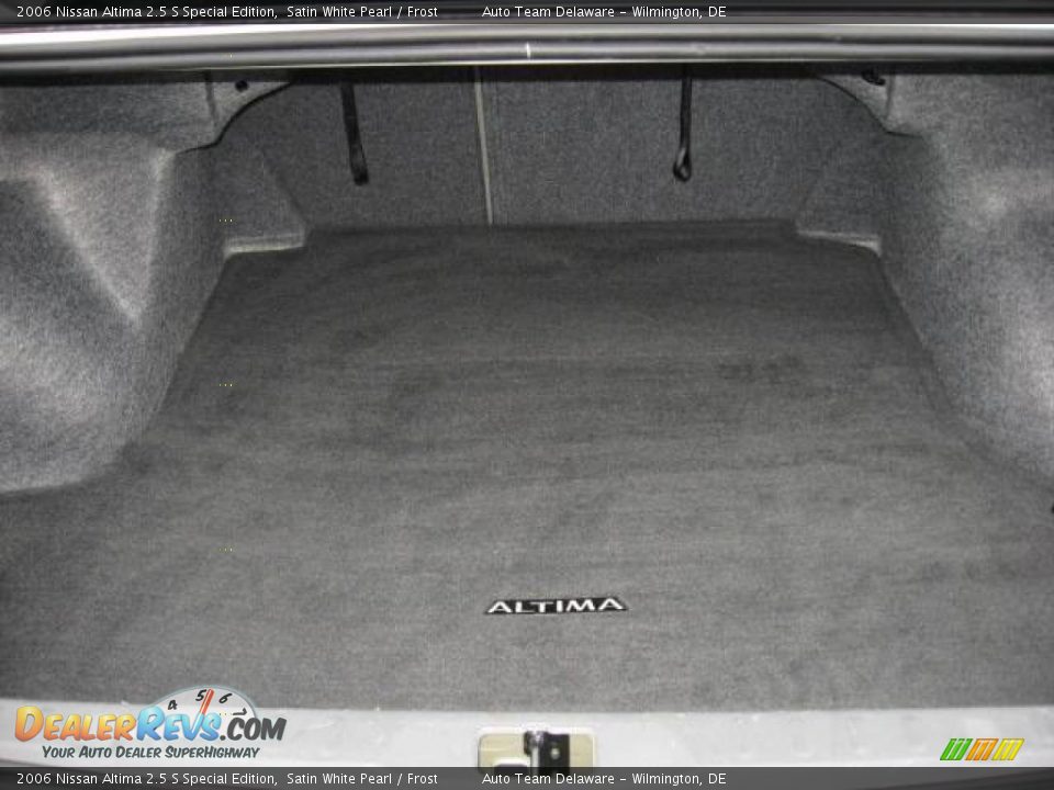 2006 Nissan Altima 2.5 S Special Edition Satin White Pearl / Frost Photo #33
