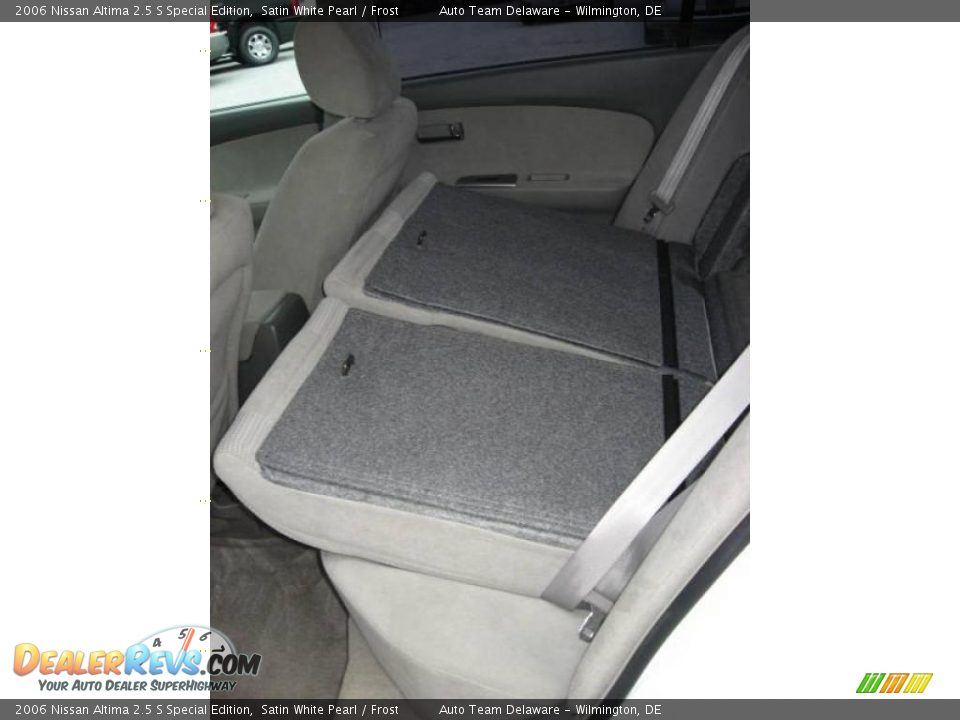 2006 Nissan Altima 2.5 S Special Edition Satin White Pearl / Frost Photo #35