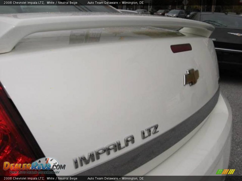 2008 Chevrolet Impala LTZ White / Neutral Beige Photo #35