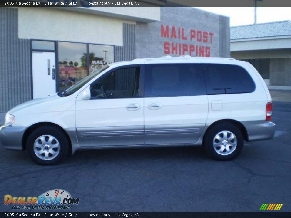 2005 Kia Sedona EX Clear White / Gray Photo #1