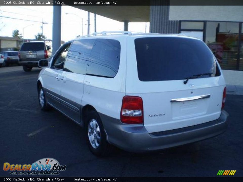 2005 Kia Sedona EX Clear White / Gray Photo #4