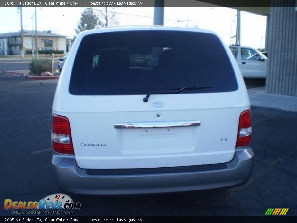 2005 Kia Sedona EX Clear White / Gray Photo #5