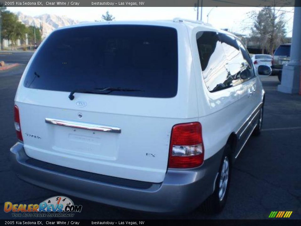 2005 Kia Sedona EX Clear White / Gray Photo #6