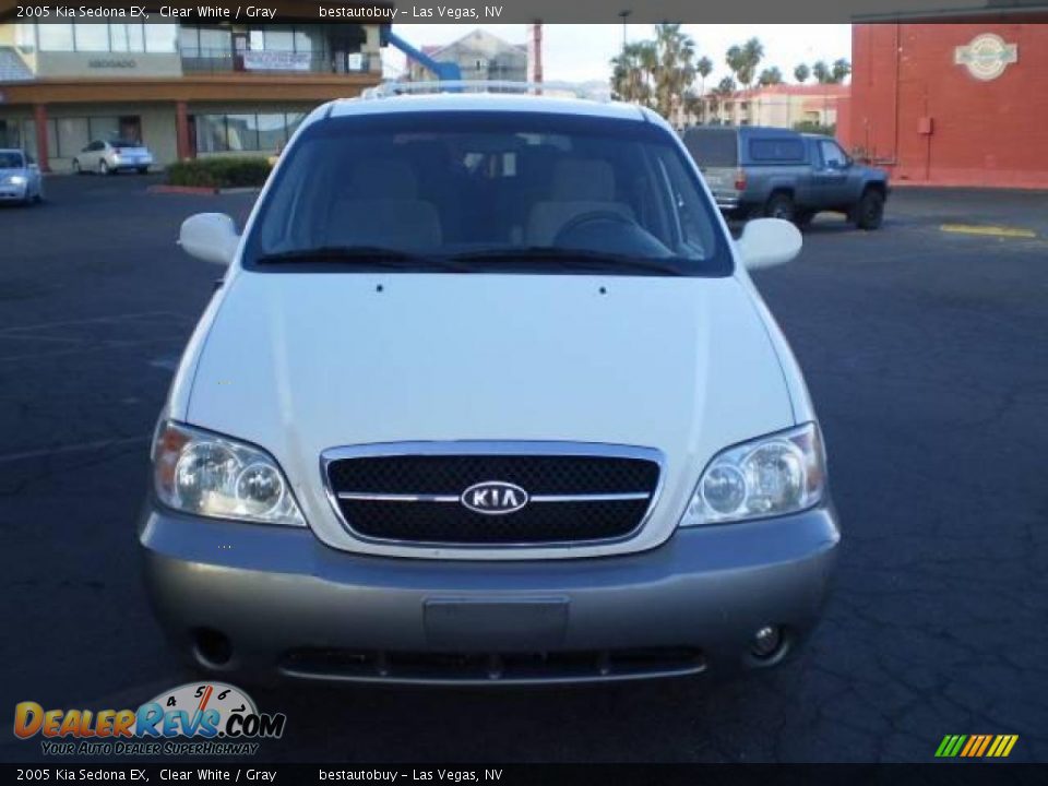 2005 Kia Sedona EX Clear White / Gray Photo #15