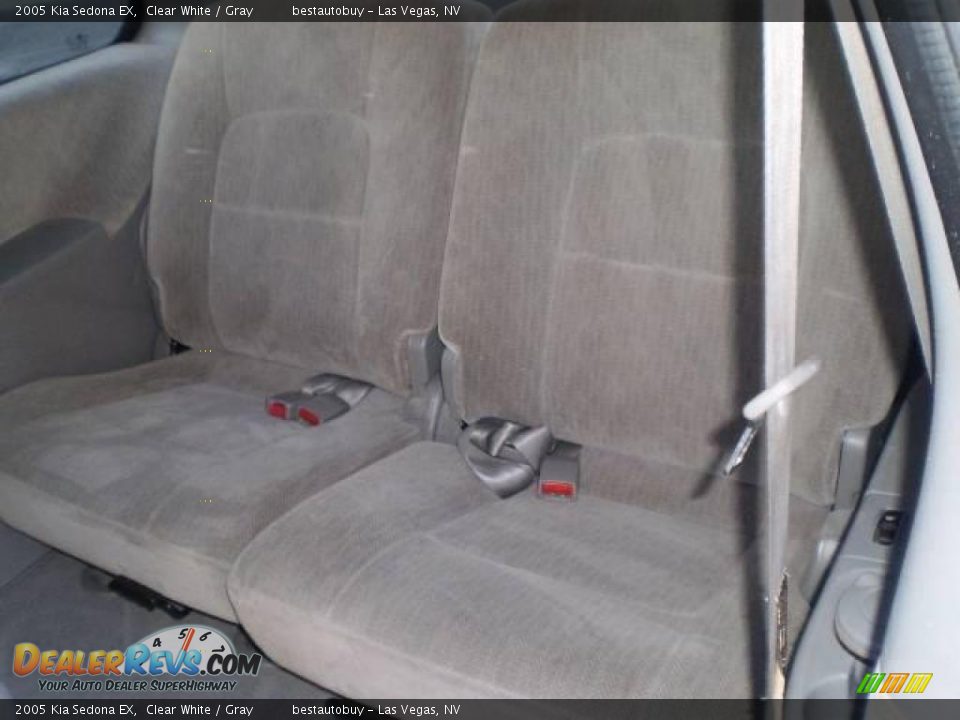 2005 Kia Sedona EX Clear White / Gray Photo #31