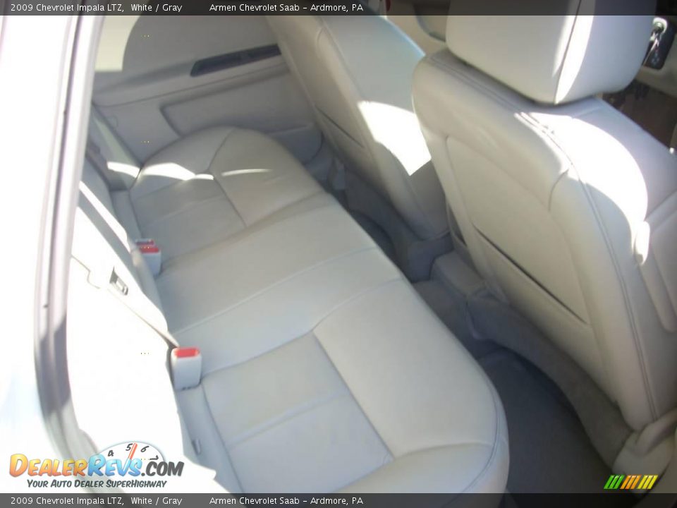 2009 Chevrolet Impala LTZ White / Gray Photo #22
