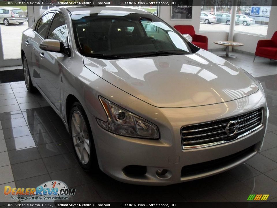 2009 Nissan Maxima 3.5 SV Radiant Silver Metallic / Charcoal Photo #4