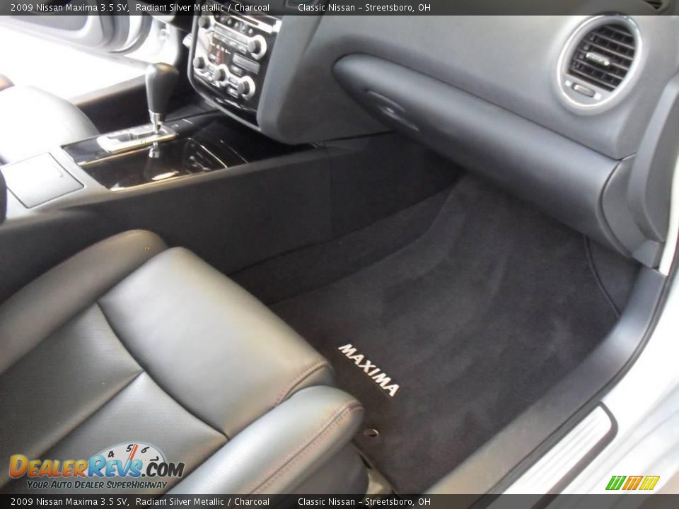 2009 Nissan Maxima 3.5 SV Radiant Silver Metallic / Charcoal Photo #17