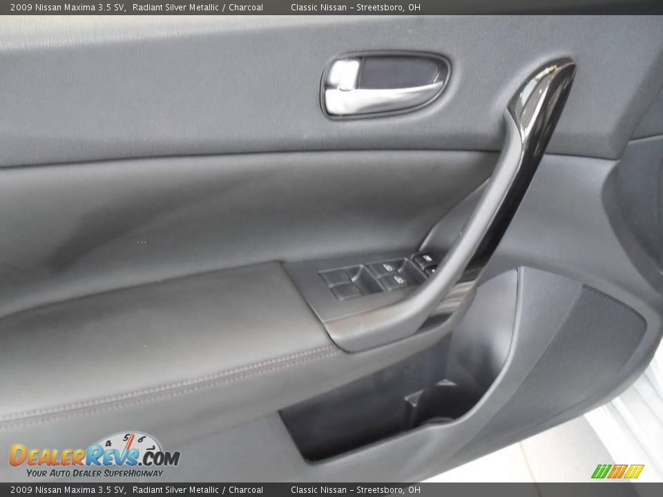 2009 Nissan Maxima 3.5 SV Radiant Silver Metallic / Charcoal Photo #22