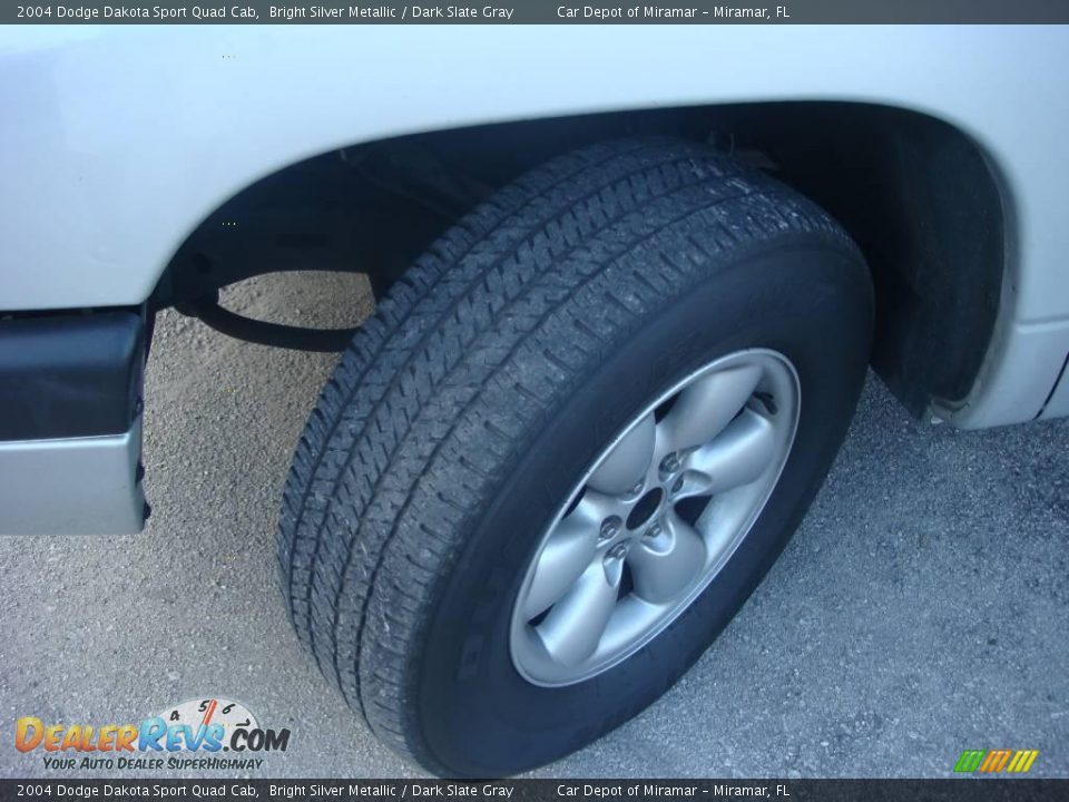 2004 Dodge Dakota Sport Quad Cab Bright Silver Metallic / Dark Slate Gray Photo #16