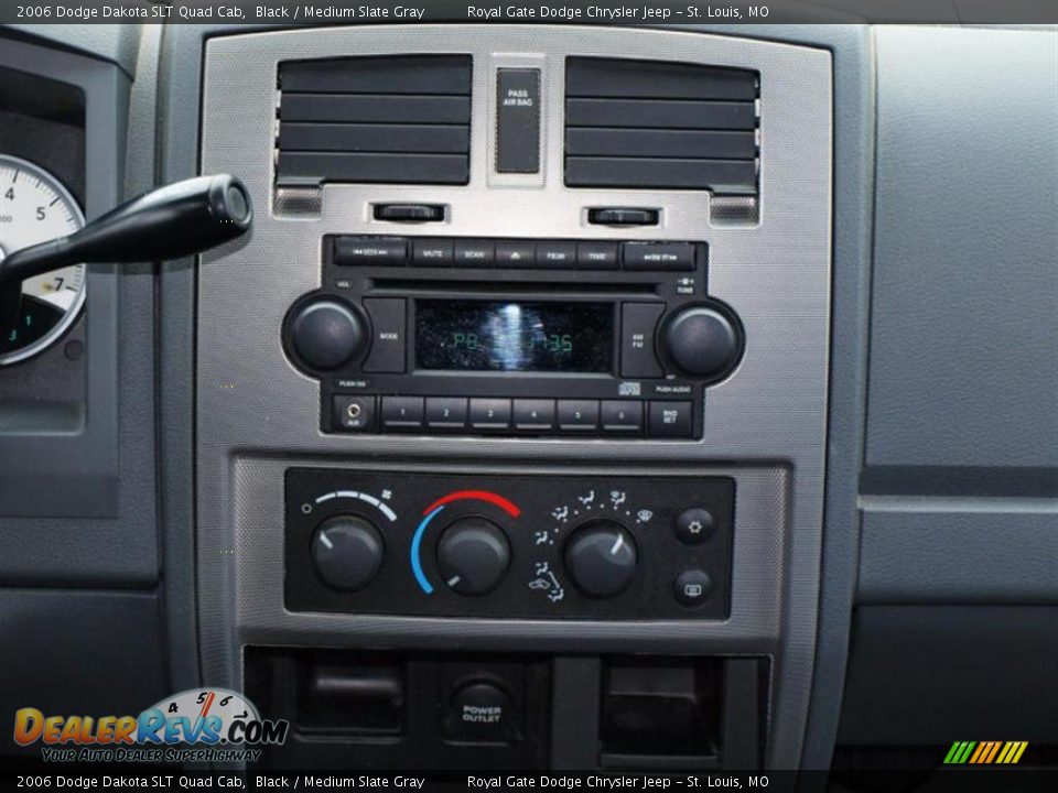 2006 Dodge Dakota SLT Quad Cab Black / Medium Slate Gray Photo #12