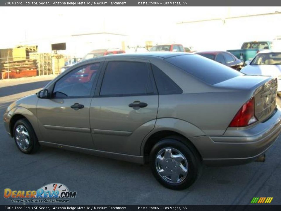 2004 Ford Focus SE Sedan Arizona Beige Metallic / Medium Parchment Photo #1