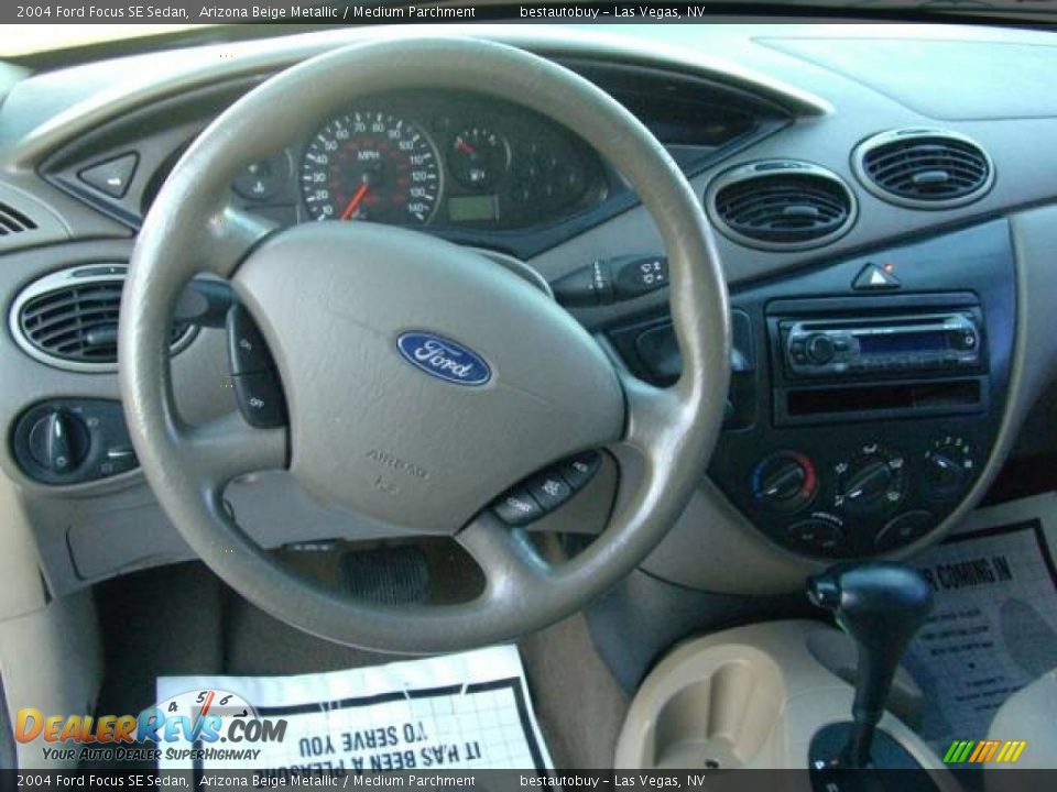 2004 Ford Focus SE Sedan Arizona Beige Metallic / Medium Parchment Photo #7