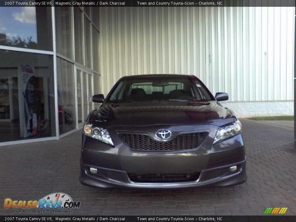 2007 Toyota Camry SE V6 Magnetic Gray Metallic / Dark Charcoal Photo #2