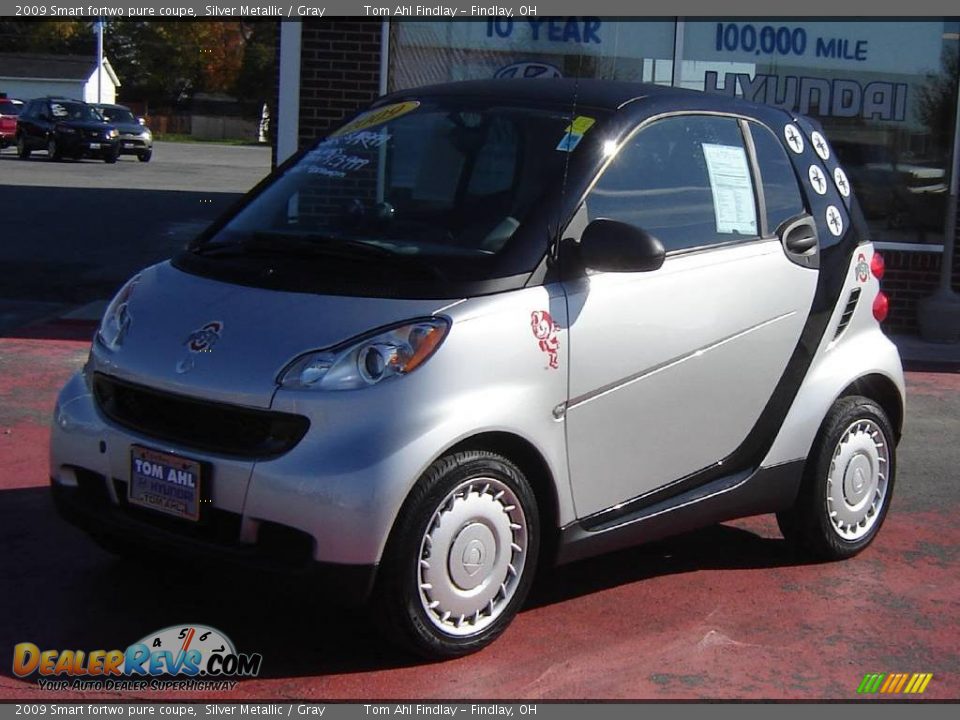2009 Smart fortwo pure coupe Silver Metallic / Gray Photo #1