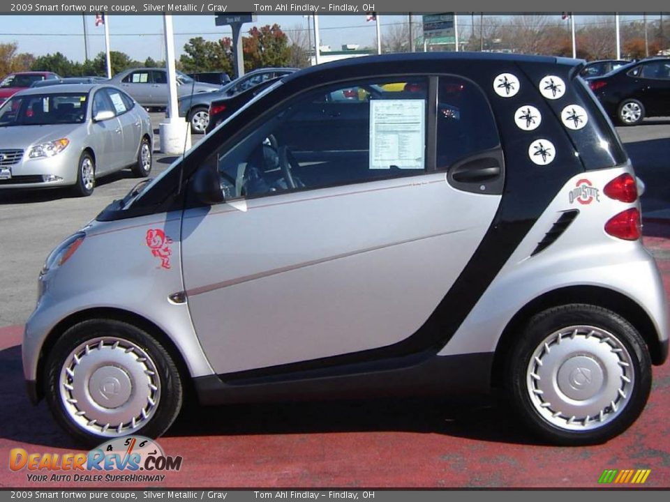 2009 Smart fortwo pure coupe Silver Metallic / Gray Photo #2
