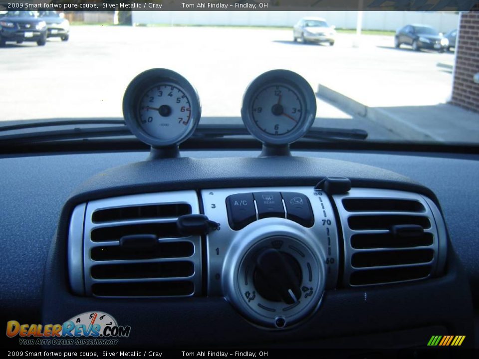 2009 Smart fortwo pure coupe Silver Metallic / Gray Photo #19