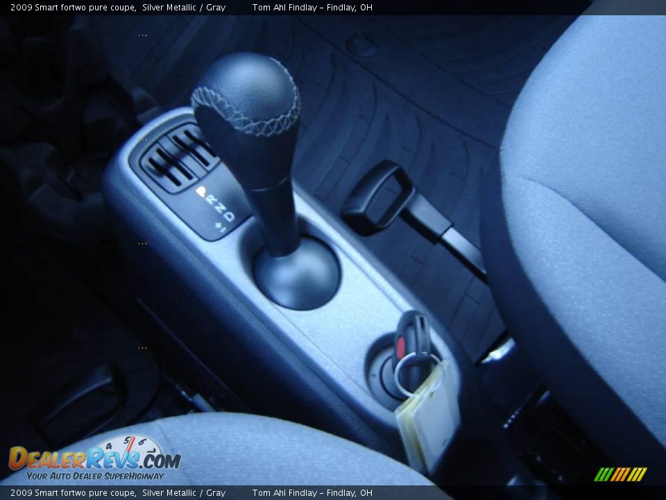 2009 Smart fortwo pure coupe Silver Metallic / Gray Photo #21