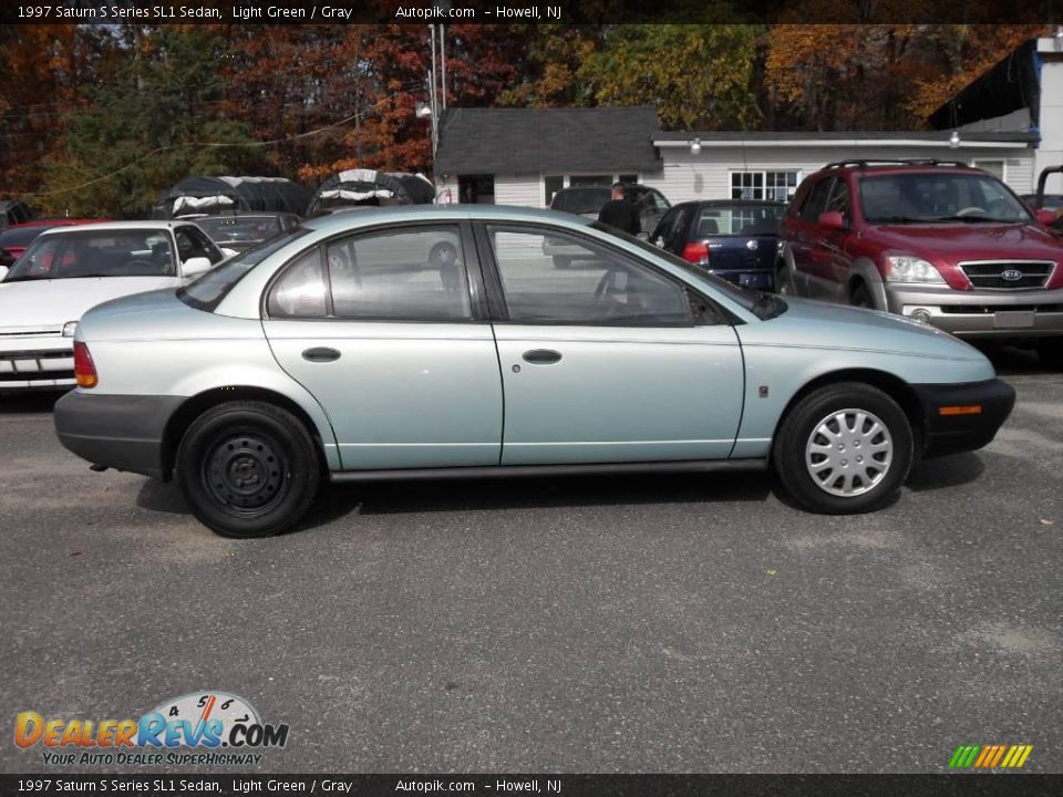 1997 Saturn S Series SL1 Sedan Light Green / Gray Photo #8