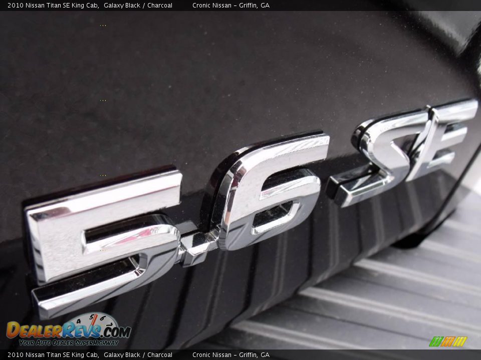 2010 Nissan Titan SE King Cab Galaxy Black / Charcoal Photo #9