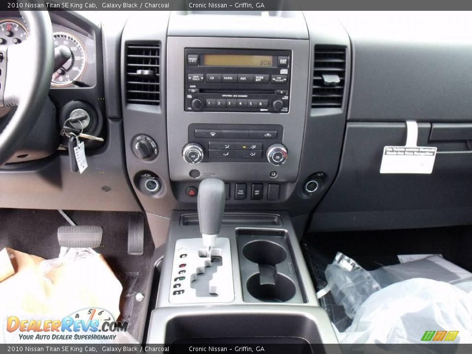 2010 Nissan Titan SE King Cab Galaxy Black / Charcoal Photo #10