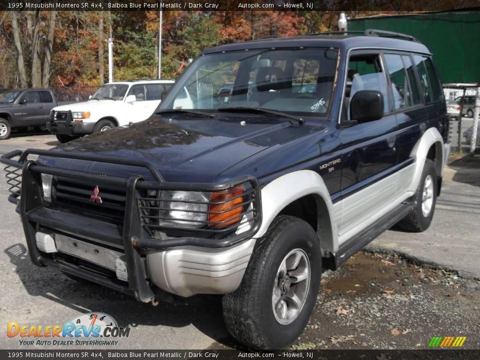 1995 Mitsubishi Montero SR 4x4 Balboa Blue Pearl Metallic / Dark Gray Photo #2