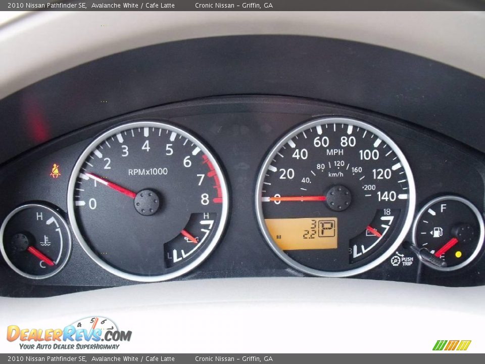 2010 Nissan Pathfinder SE Avalanche White / Cafe Latte Photo #12