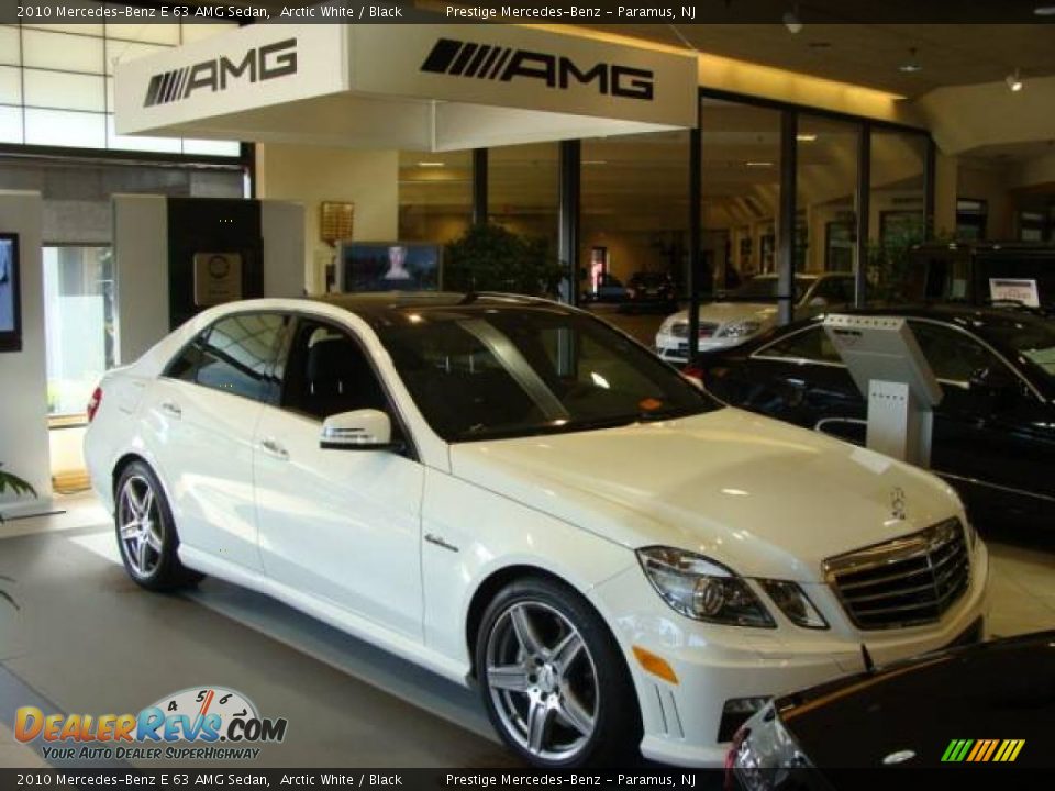 2010 Mercedes-Benz E 63 AMG Sedan Arctic White / Black Photo #1