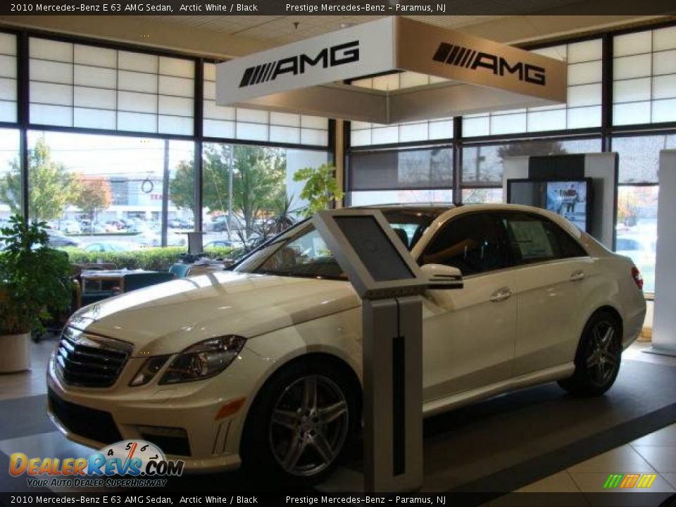 2010 Mercedes-Benz E 63 AMG Sedan Arctic White / Black Photo #3