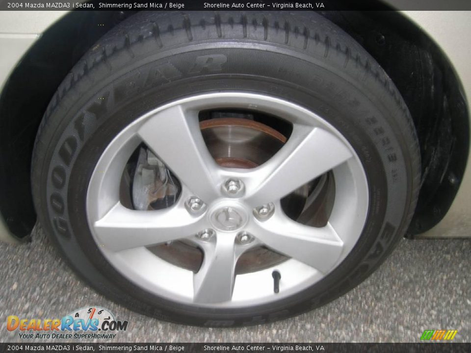 2004 Mazda MAZDA3 i Sedan Shimmering Sand Mica / Beige Photo #9