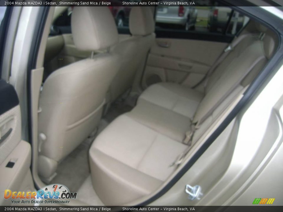 2004 Mazda MAZDA3 i Sedan Shimmering Sand Mica / Beige Photo #12