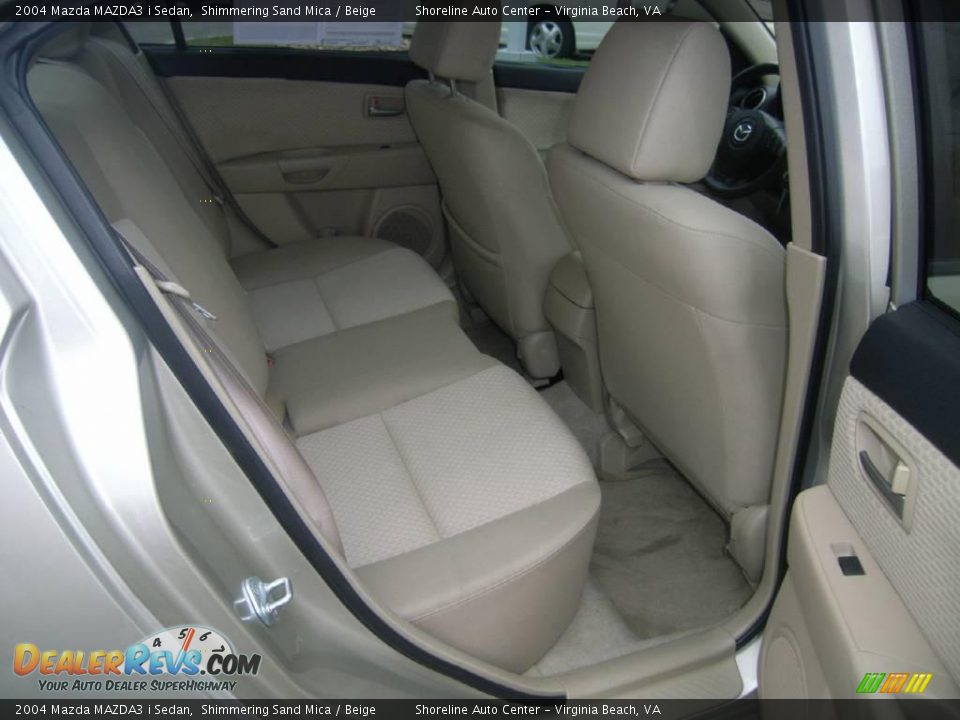 2004 Mazda MAZDA3 i Sedan Shimmering Sand Mica / Beige Photo #13
